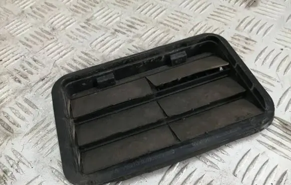 Front bumper lower grill
