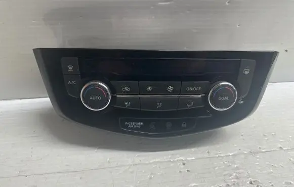 Nissan Qashqai Air conditioner control unit module T907770 20131229