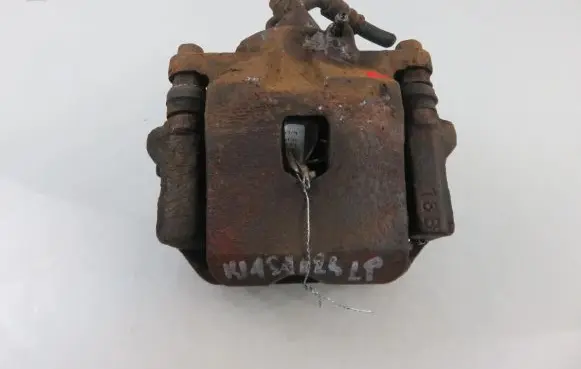 Toyota RAV 4 (XA20) Front brake caliper