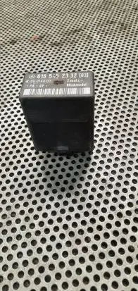 Mercedes-Benz Sprinter W901 W902 W903 W904 Coolant fan relay 0165452332