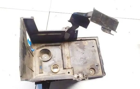 Battery box tray