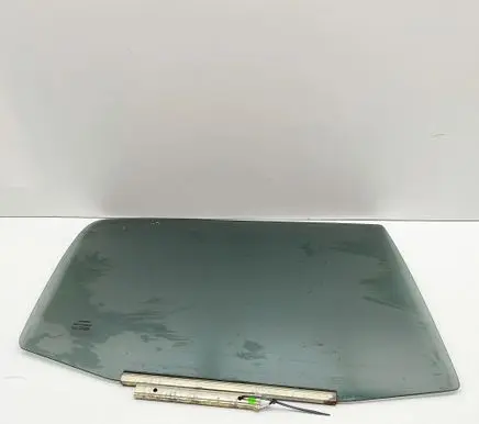 Toyota Hilux (AN10, AN20, AN30) Rear door window glass 681030K160