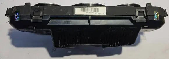 Mercedes-Benz CLS C219 Speedometer (instrument cluster) A2195400111 110080235 012702