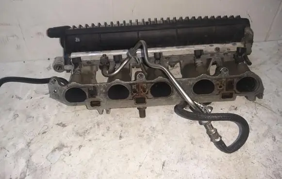 Volvo S60 Exhaust manifold 31293932