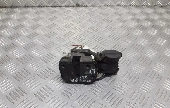 Mazda 323 F Rear door lock