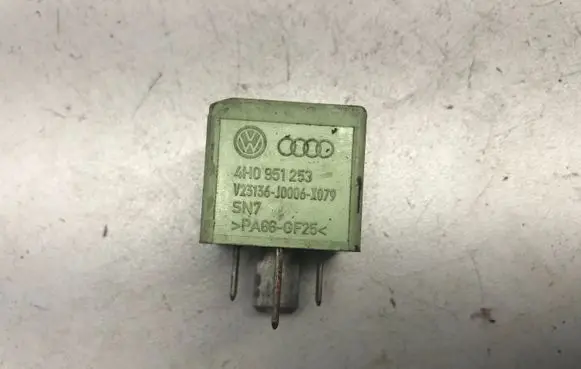 Volkswagen Touran I Other relay 4H0951253 644