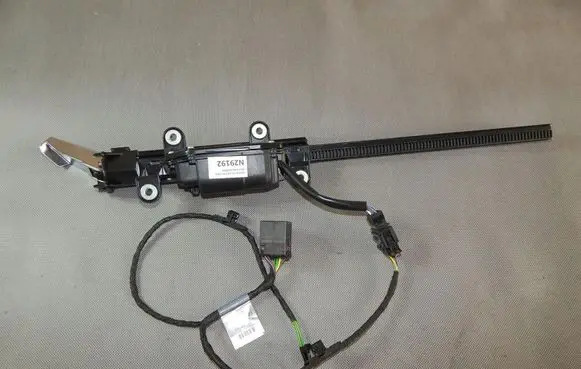Audi S5 Facelift Seat belt adjustment motor 8W6857759