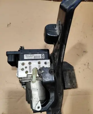 Toyota Prius (XW20) ABS Pump 4451047050 PD211007