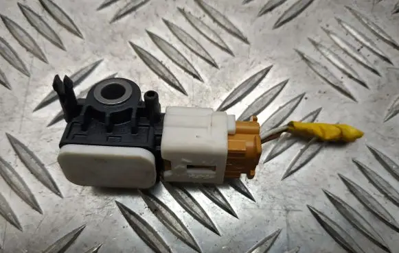 Hyundai Santa Fe Airbag deployment crash/impact sensor 959202B200