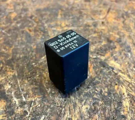 Mercedes-Benz E W124 Other relay 0025456505 05895410