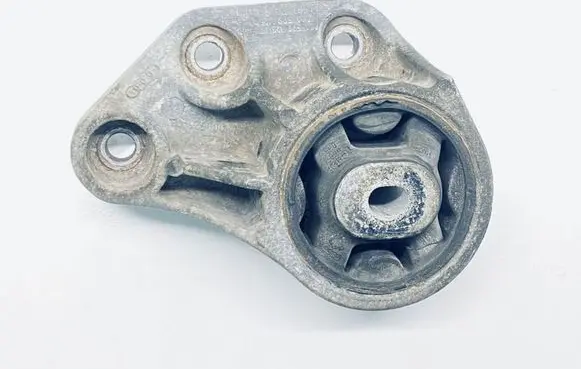 Audi A6 S6 C6 4F Front differential mounting bracket 8E0599125P