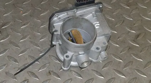 BMW 7 G11 G12 Throttle valve 16112AA260
