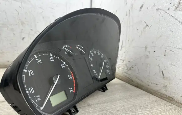 Skoda Fabia Mk1 (6Y) Speedometer (instrument cluster) 6Y1919880C