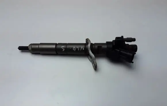Volvo V60 Fuel injector 31303238