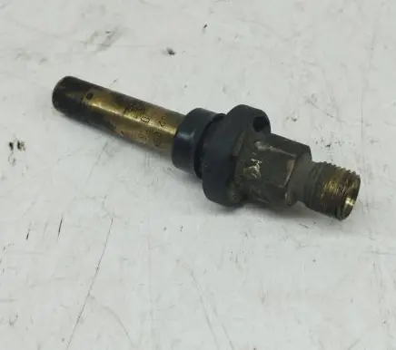Mercedes-Benz SL R129 Fuel injector 0000785823 A0437502054 0437502054