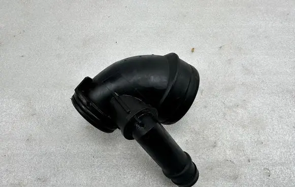 Audi A3 S3 8V Turbo air intake inlet pipe/hose 5Q0129635