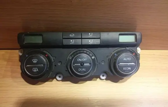 Volkswagen PASSAT B6 Climate control unit 74677530V