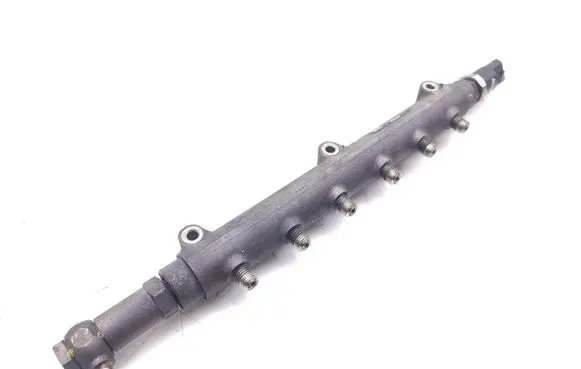 Volvo XC90 Fuel main line pipe 8658252 0445215010 8631588