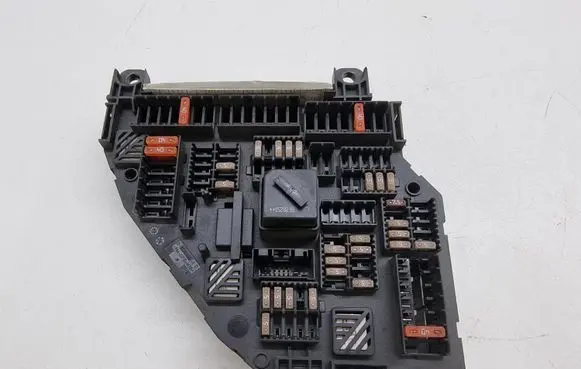 BMW 5 F10 F11 Fuse module 9264923 926492302