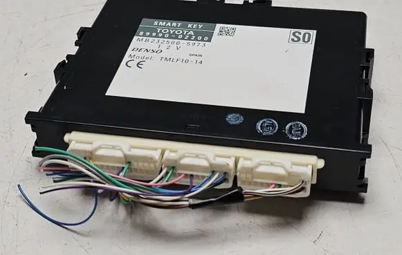 Toyota Auris E180 Keyless (KESSY) go control unit/module 8999002200 MB2325005973