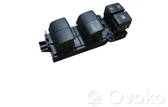 Toyota Yaris Cross Electric window control switch 8404002560 7070T4D TM0256