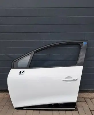 Renault Clio IV Front door