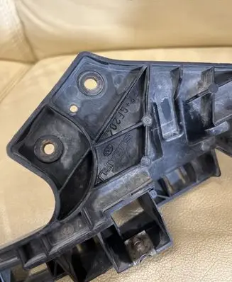 Subaru Forester SH Headlight/headlamp mounting bracket 57707SC010 57707SC030