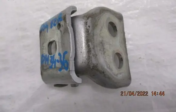 Citroen DS4 Rear door upper hinge