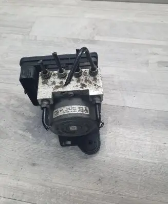 Volkswagen Golf VII ABS Pump 5Q0907379M 10062235291 10091543583
