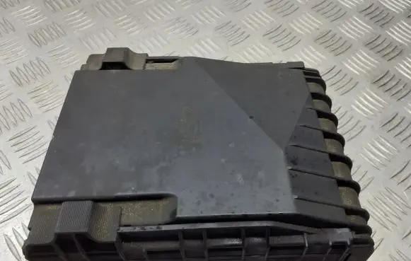 Volkswagen PASSAT B6 Fuse box set 3C0937125