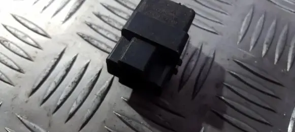Nissan Primera Other relay 252309f910 4rd0003520-82