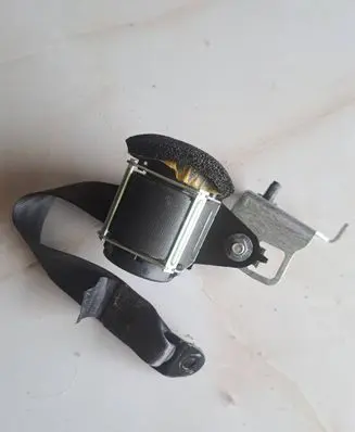 Toyota Avensis T270 Rear seatbelt 609311300A V008LL3609 A0060