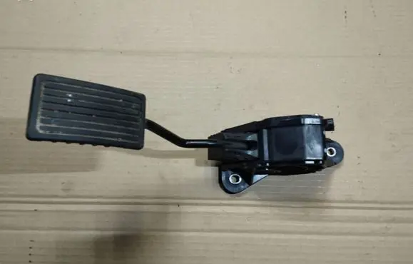 Honda CR-V Accelerator throttle pedal JM10A J30000348439