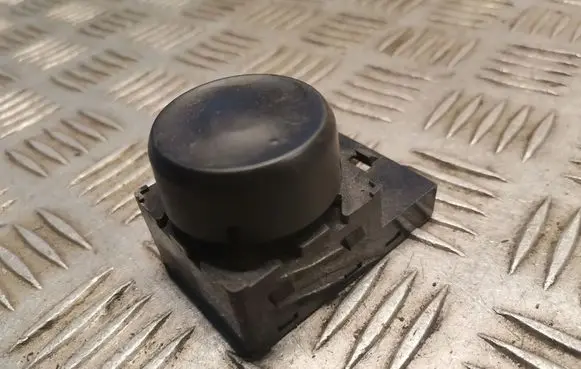 Opel Insignia A Seat control switch 13285104