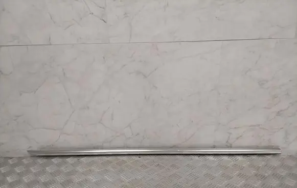 Front door glass trim molding