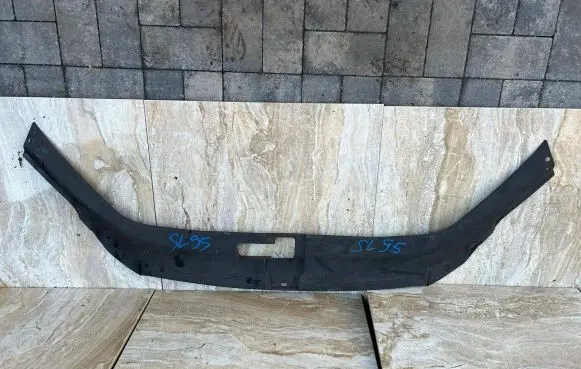 Audi Q7 4L Radiator trim 4L0807081