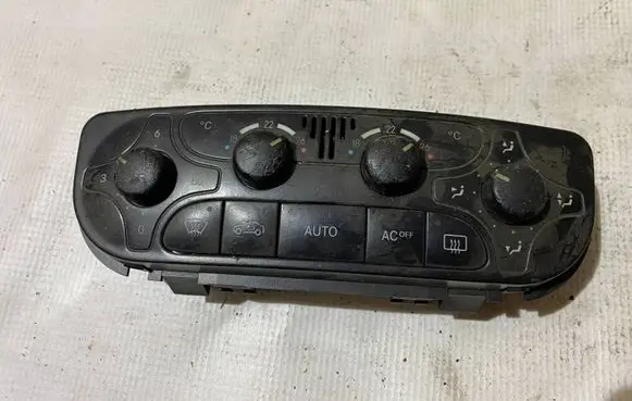 Mercedes-Benz C W203 Climate control unit a2098300085 2098300085