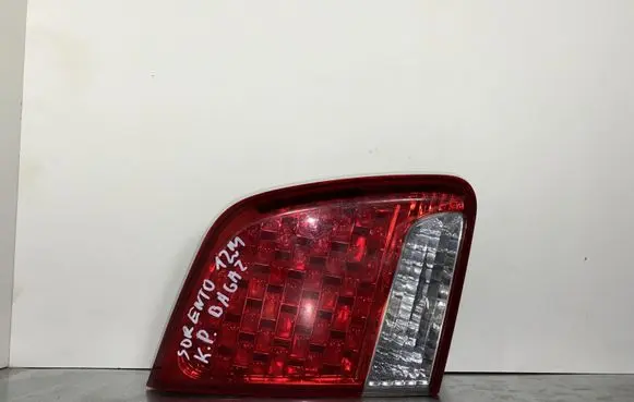 KIA Sorento Tailgate rear/tail lights L924052P02 10D105B