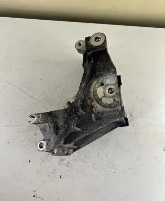 Peugeot 807 Generator/alternator bracket 9643834880