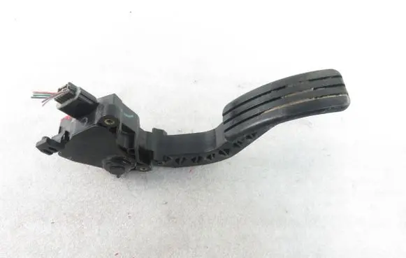 Opel Vivaro Accelerator throttle pedal 180020024R