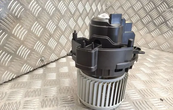 Renault Clio V Heater fan/blower DT116243