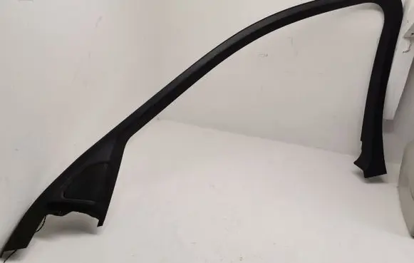 BMW X6M F86 Front door glass trim molding 7318178