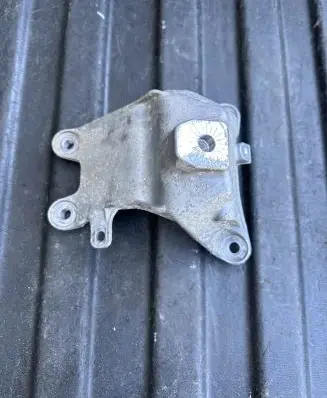 Porsche Macan (95B) Engine mounting bracket 95B199308C