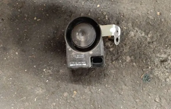 Audi A6 S6 C7 4G Alarm system siren 1K0951605C