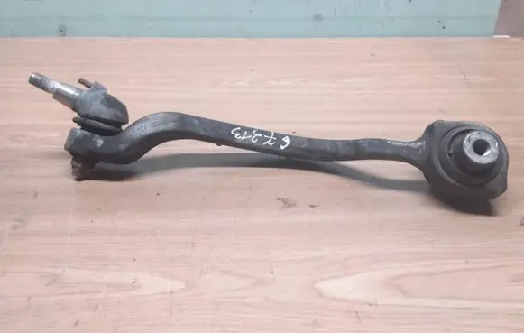 Mercedes-Benz E W212 Front lower control arm/wishbone A21203