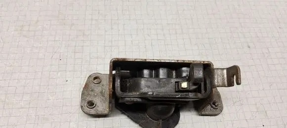 Mitsubishi Space Runner Rear door lock