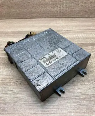 Audi A4 S4 B5 8D Engine control unit/module ECU 8D0907557CX 0261203938 WITHPLUG