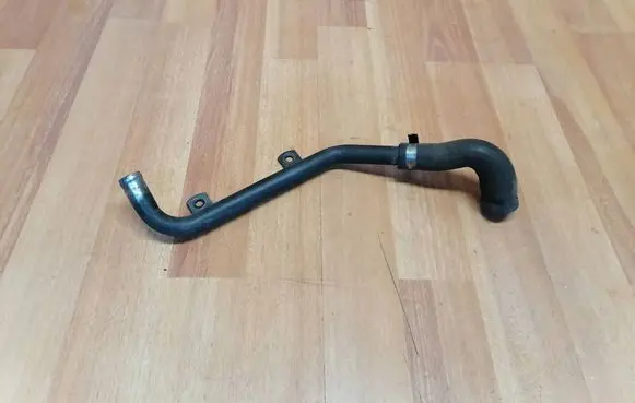 Mercedes-Benz Sprinter W901 W902 W903 W904 Engine coolant pipe/hose 