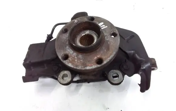 Front wheel hub spindle knuckle