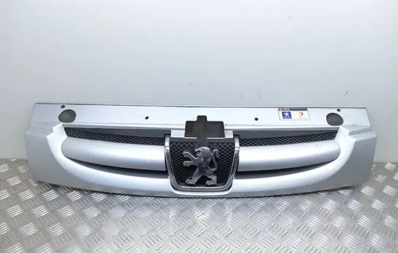 Peugeot Partner Front bumper upper radiator grill 9644758777